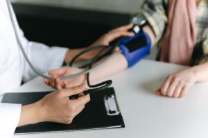 Ce este hipertensiune arterială și cum o combatem
